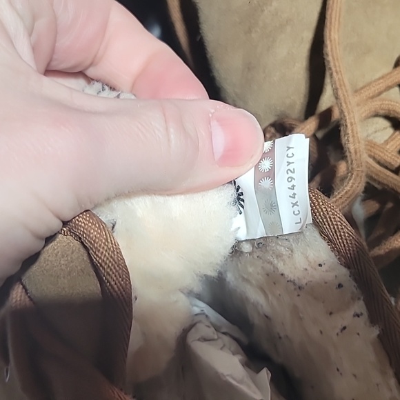 UGG Neumel Boot Suede Sherpa Lined Sneaker Chukka Size 5 Or 38 EU - Picture 5 of 7